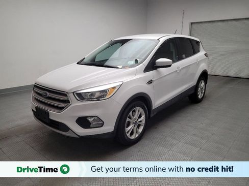Used 2017 Ford Escape SE FWD image 1