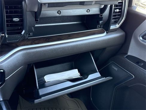 Used 2022 GMC Sierra 1500 SLT w/ SLT Convenience Package image 22