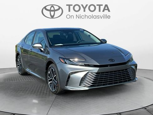 Used 2026 Toyota Camry XLE image 8