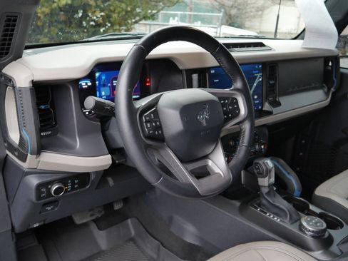 Certified 2023 Ford Bronco Wildtrak image 4