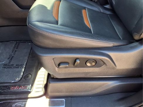 Used 2025 GMC Sierra 1500 AT4 w/ AT4 Premium Package AWD/4WD image 19