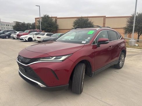 Used 2024 Toyota Venza Limited image 6