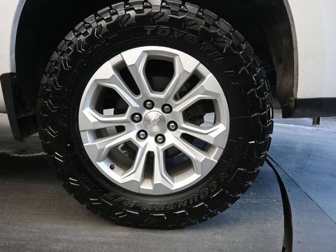Used 2022 Chevrolet Silverado 1500 LTZ w/ LTZ Premium Package AWD/4WD image 12