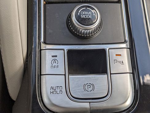 Certified 2023 Kia Telluride EX w/ EX Captain's Chair Package image 30