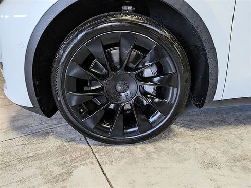 Used 2021 Tesla Model Y Long Range AWD/4WD image 15