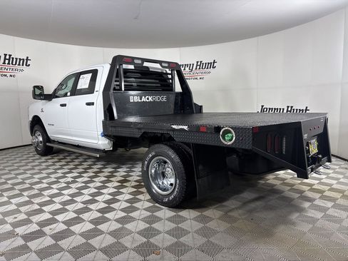 Used 2024 RAM 3500 SLT image 6