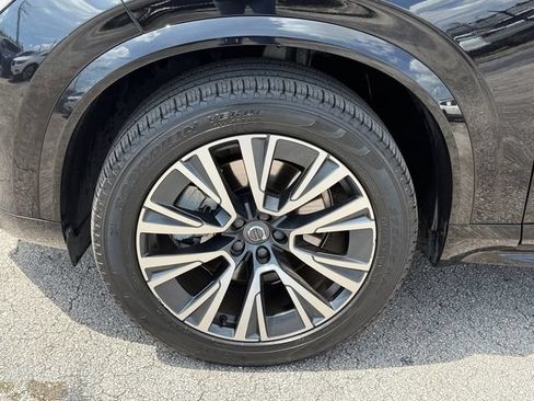 Used 2022 Volvo XC90 T5 Momentum w/ Advanced Package FWD image 11
