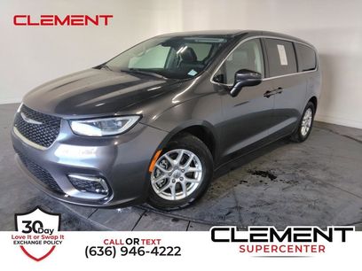 Used 2023 Chrysler Pacifica Touring-L