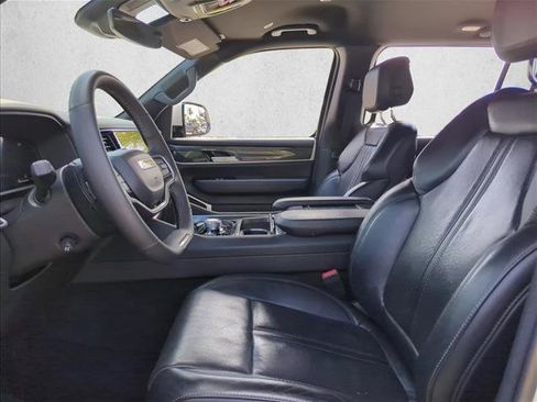 Used 2022 Jeep Wagoneer Series I image 16