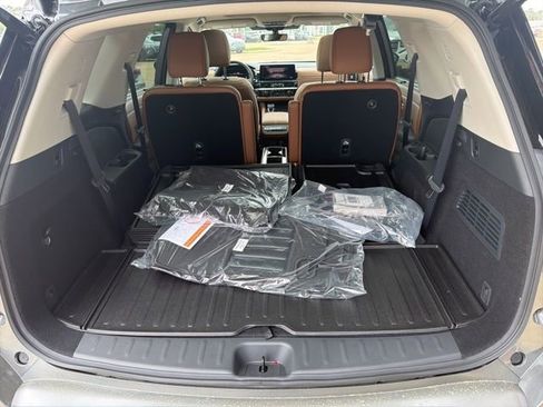 New 2026 Nissan Pathfinder Platinum image 20