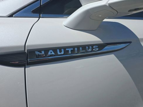 Used 2019 Lincoln Nautilus Reserve AWD/4WD image 9