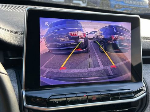 Certified 2022 Jeep Compass Latitude w/ Convenience Group image 27