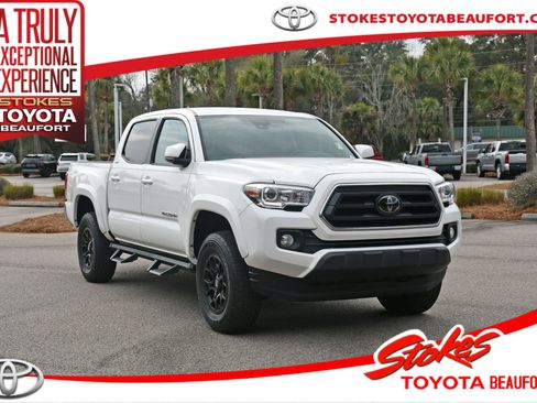 Certified 2022 Toyota Tacoma SR5 image 1