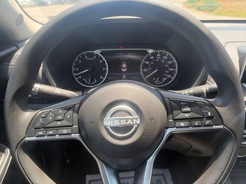 Used 2024 Nissan Sentra SV FWD image 15