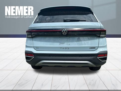 New 2026 Volkswagen Taos SE AWD/4WD image 3