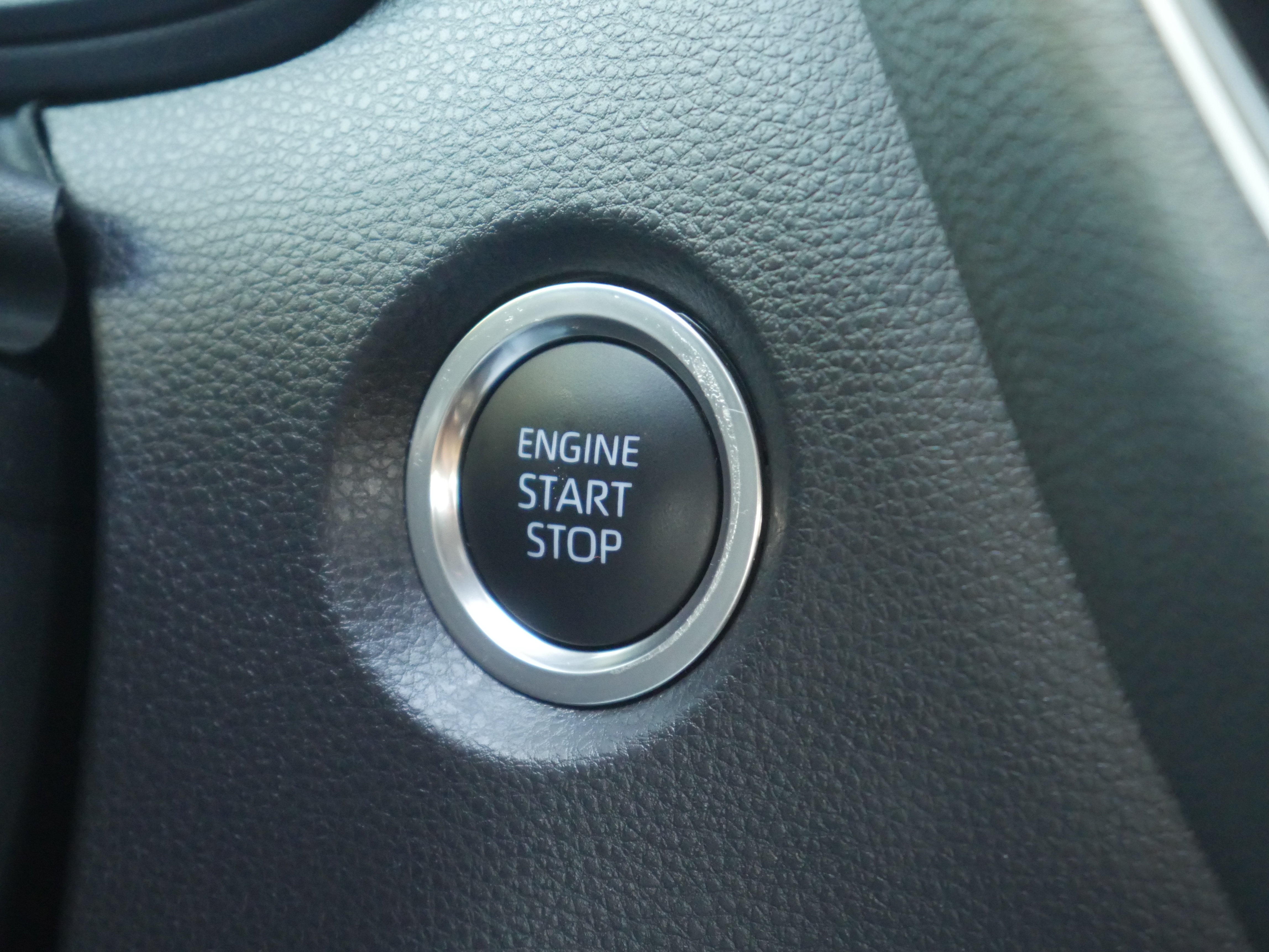 Used 2024 Toyota Corolla SE w/ SE Premium Package FWD image 8