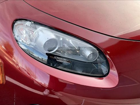 Used 2006 MAZDA MX-5 Miata Sport image 22