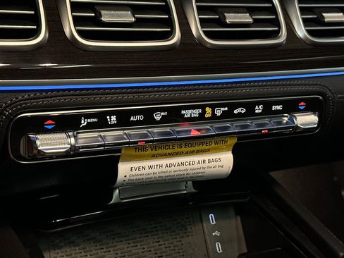 New 2026 Mercedes-Benz GLS 580 4MATIC image 21