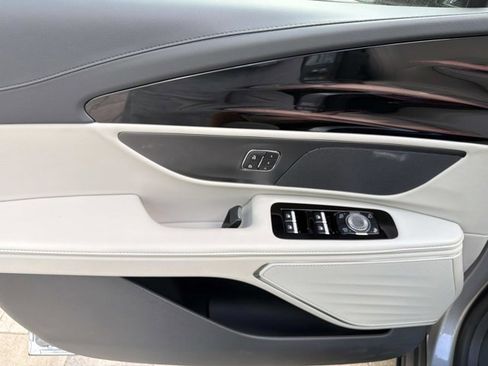 New 2026 Lincoln Nautilus Premier image 9