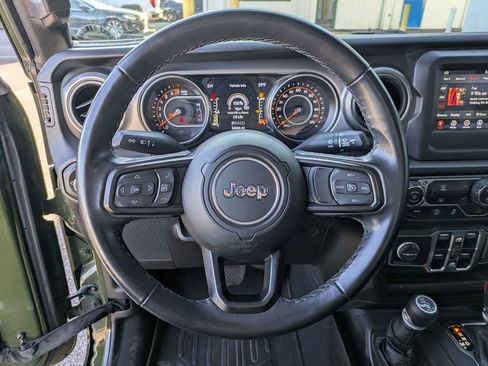 Used 2021 Jeep Gladiator Sport image 18