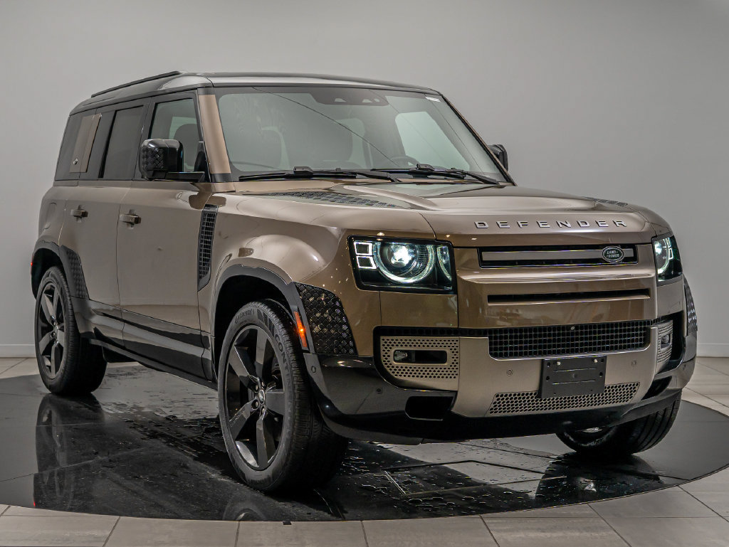 Used 2024 Land Rover Defender 110 X-Dynamic SE AWD/4WD image 12