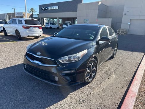 Used 2020 Kia Forte LXS FWD image 2