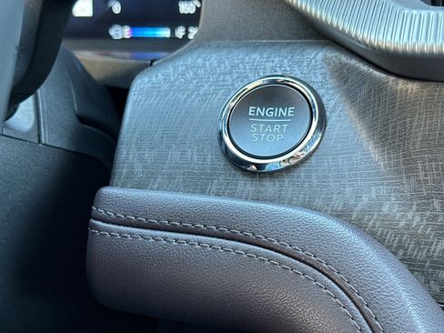 Used 2025 Ford Explorer Platinum w/ LUX Leather Package image 24