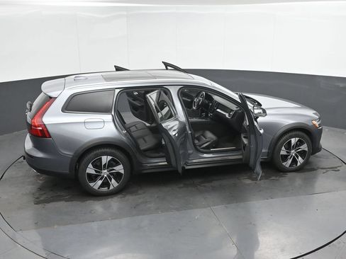 Used 2020 Volvo V60 T5 Cross Country w/ Protection Package AWD/4WD image 35