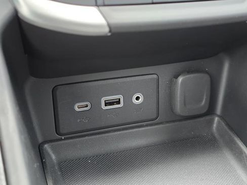 Used 2023 GMC Terrain SLE image 24