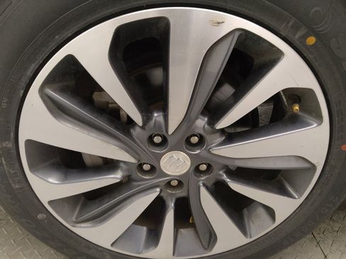 Used 2022 Buick Encore Preferred w/ Safety Package FWD image 31