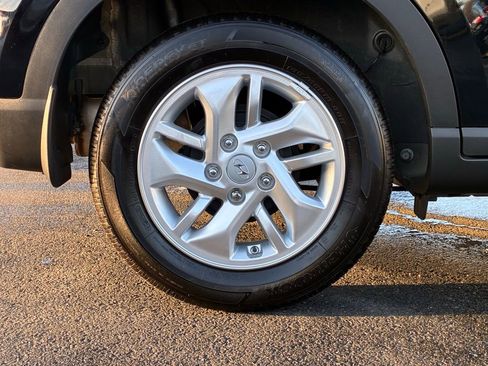 Used 2025 Hyundai Venue SE image 46