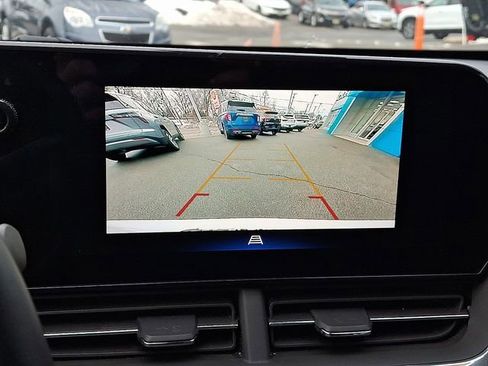 Used 2024 Chevrolet Trax LT w/ Driver Confidence Package image 29