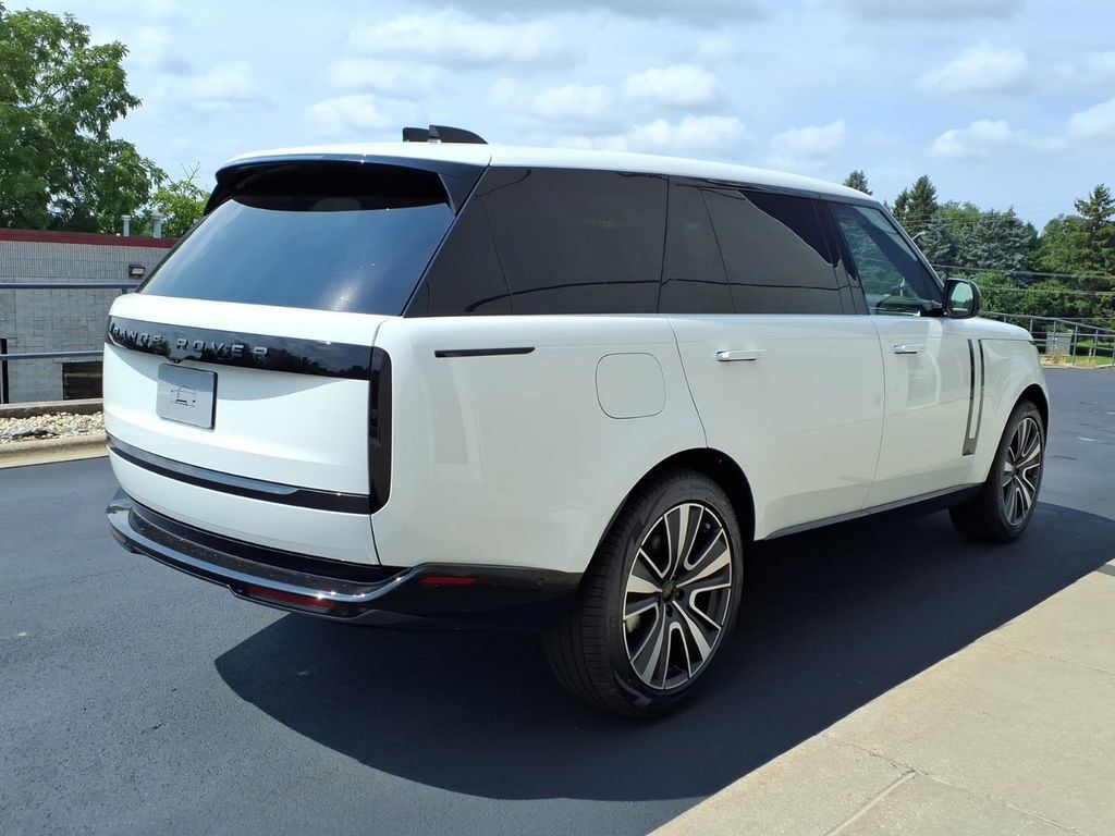 New 2026 Land Rover Range Rover Long Wheelbase SE AWD/4WD image 5