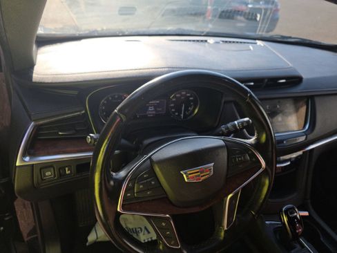 Used 2021 Cadillac XT5 Premium Luxury FWD image 12