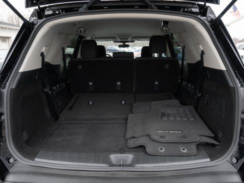 Used 2024 Nissan Pathfinder S image 22