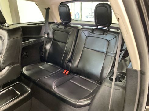 Used 2023 Lincoln Aviator Reserve w/ Equipment Group 201A image 11