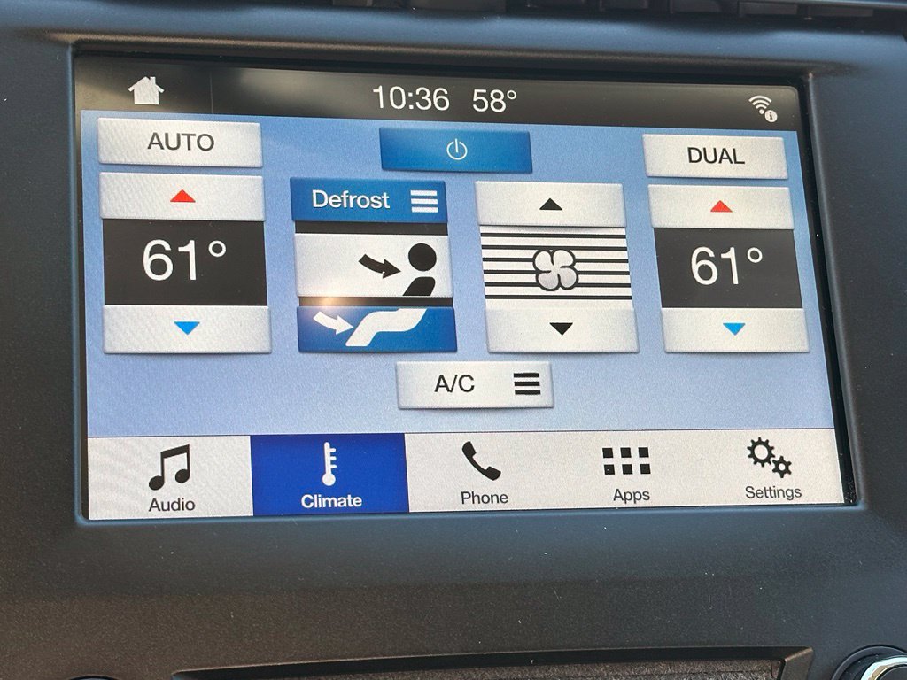 Used 2018 Ford Fusion SE w/ Equipment Group 201A FWD image 14