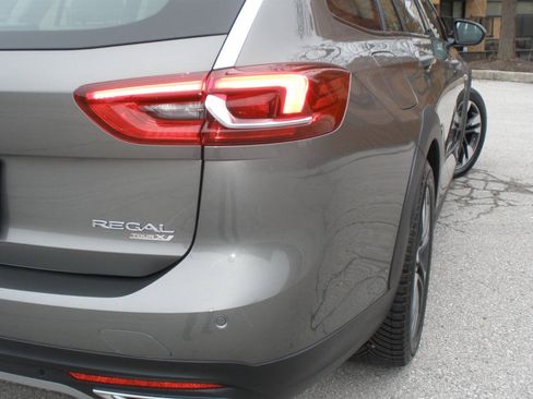 Used 2019 Buick Regal Essence w/ Driver Confidence Package I AWD/4WD image 20