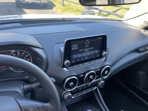 Used 2025 Nissan Sentra SV image 17