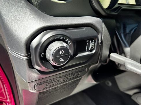 Used 2024 Jeep Gladiator Mojave AWD/4WD image 29