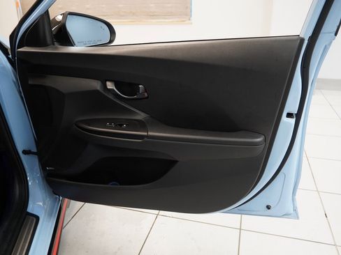 Used 2021 Hyundai Veloster N image 25