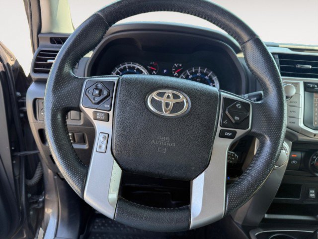 Used 2018 Toyota 4Runner SR5 AWD/4WD image 10