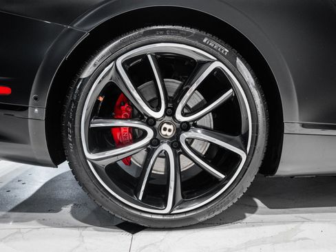 Used 2020 Bentley Continental GT image 15