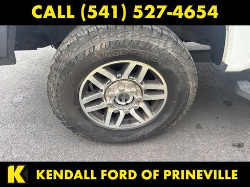 Used 2018 Ford F350 Lariat w/ Camper Package image 5