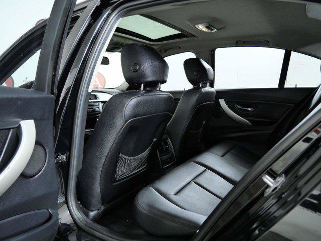 Used 2013 BMW 328i xDrive Sedan AWD/4WD image 22