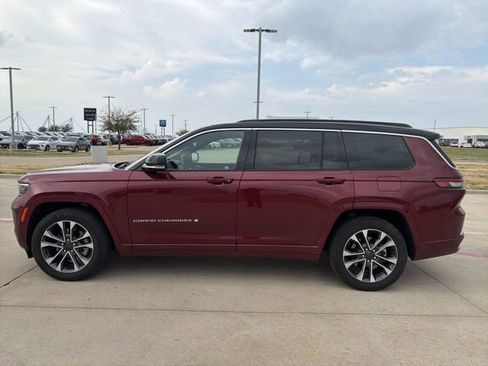 Used 2024 Jeep Grand Cherokee L Overland w/ Advanced Protech Group III image 17