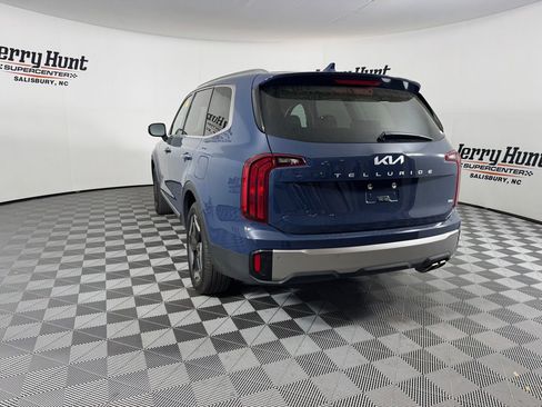 Used 2025 Kia Telluride S image 8