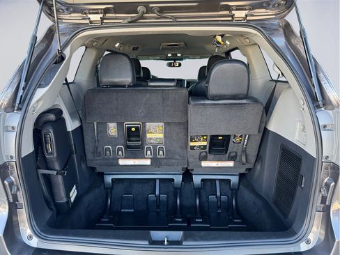 Used 2015 Toyota Sienna SE FWD image 26