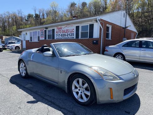 Used 2005 Nissan 350Z Touring image 1