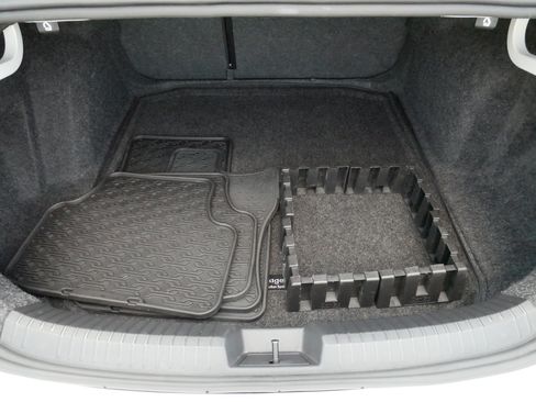 Certified 2024 Volkswagen Jetta SEL FWD image 18